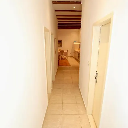 Apartment Lucy *